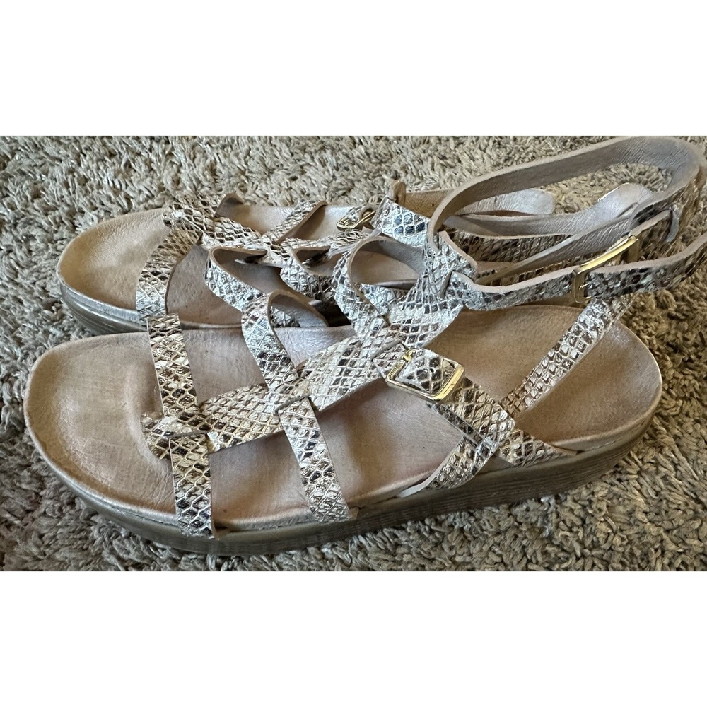 Donald Pliner  Sandals Size 7‎